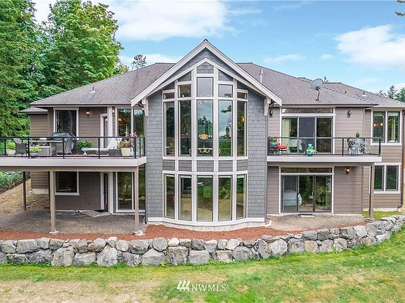 4th image of 15920 40th Ave NW