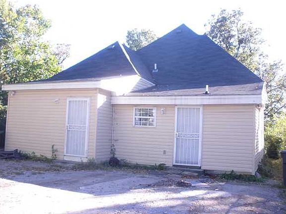 Rear view from alley 