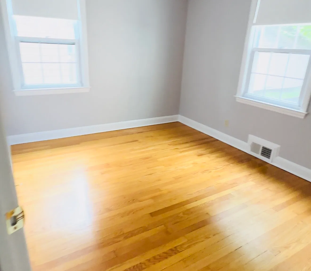 3 bed, 1100 sqft, $2,600 — Photo 2