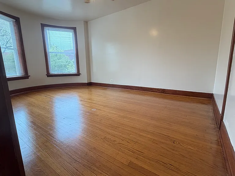 5717 S Prairie Ave #2 — Photo 2