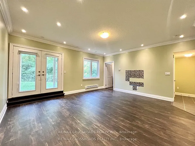 45 Plowman Ln — Photo 27
