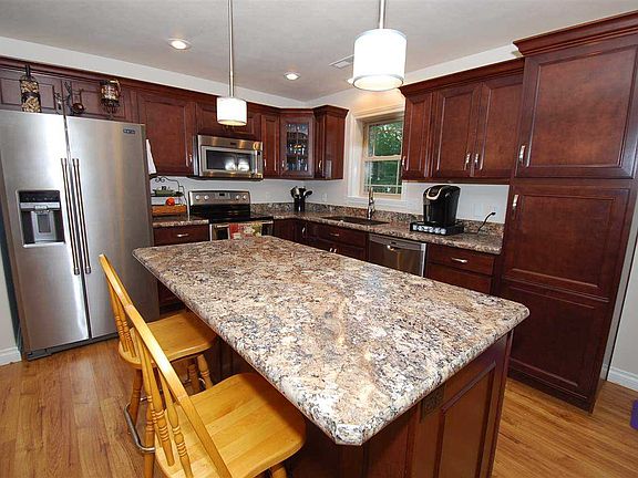 2nd image of 1753 Ashwood Dr