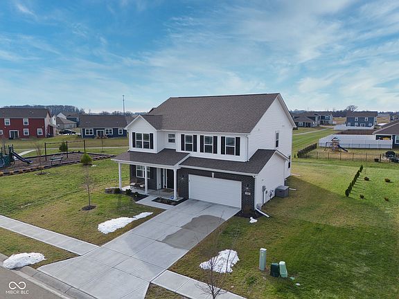 3rd image of 1545 Aster Dr