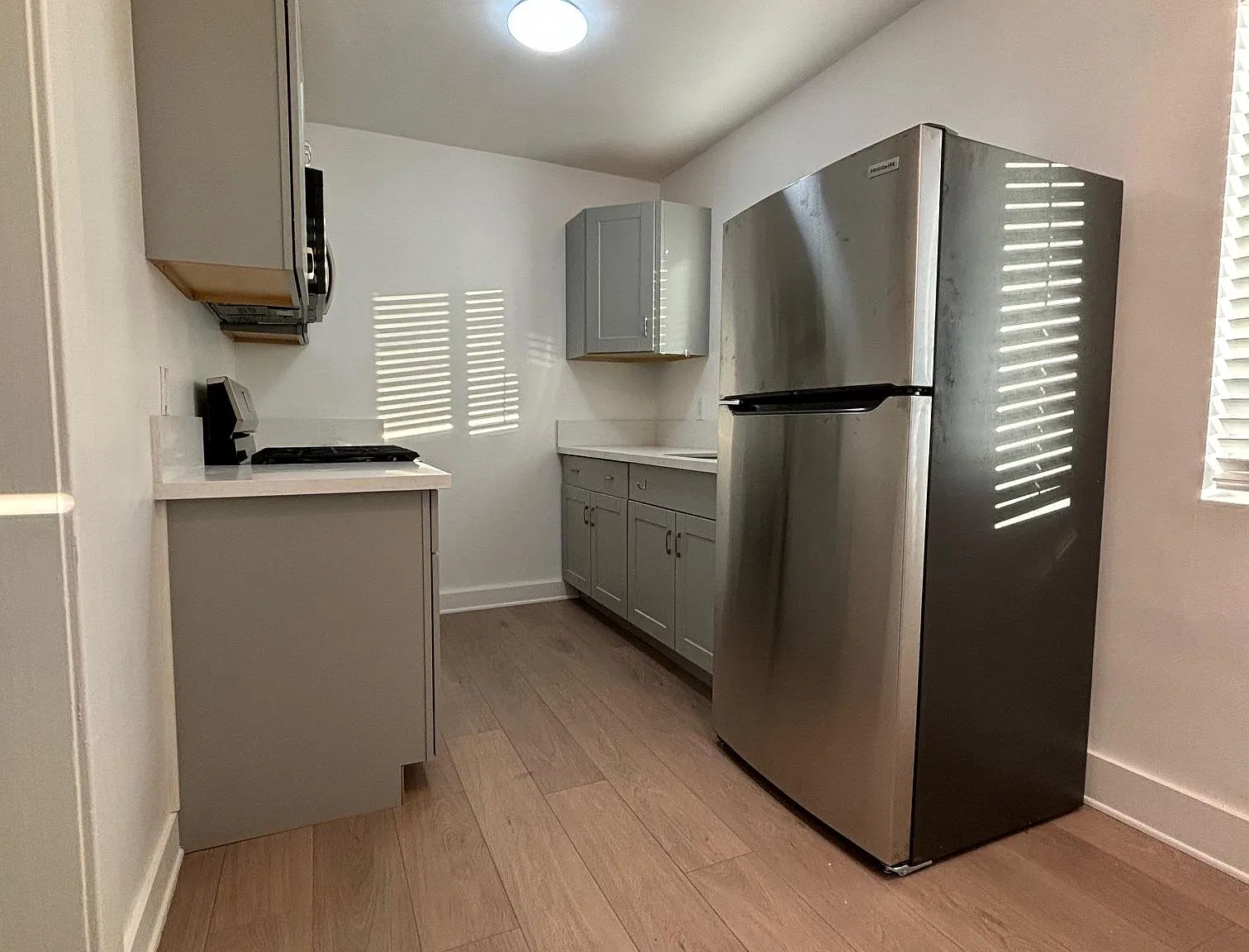 2134 Laverna Ave — Photo 3