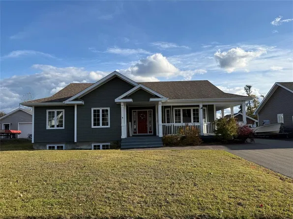 70 Harmsworth Drive, Grand Falls Windsor, NL A2A2Y8