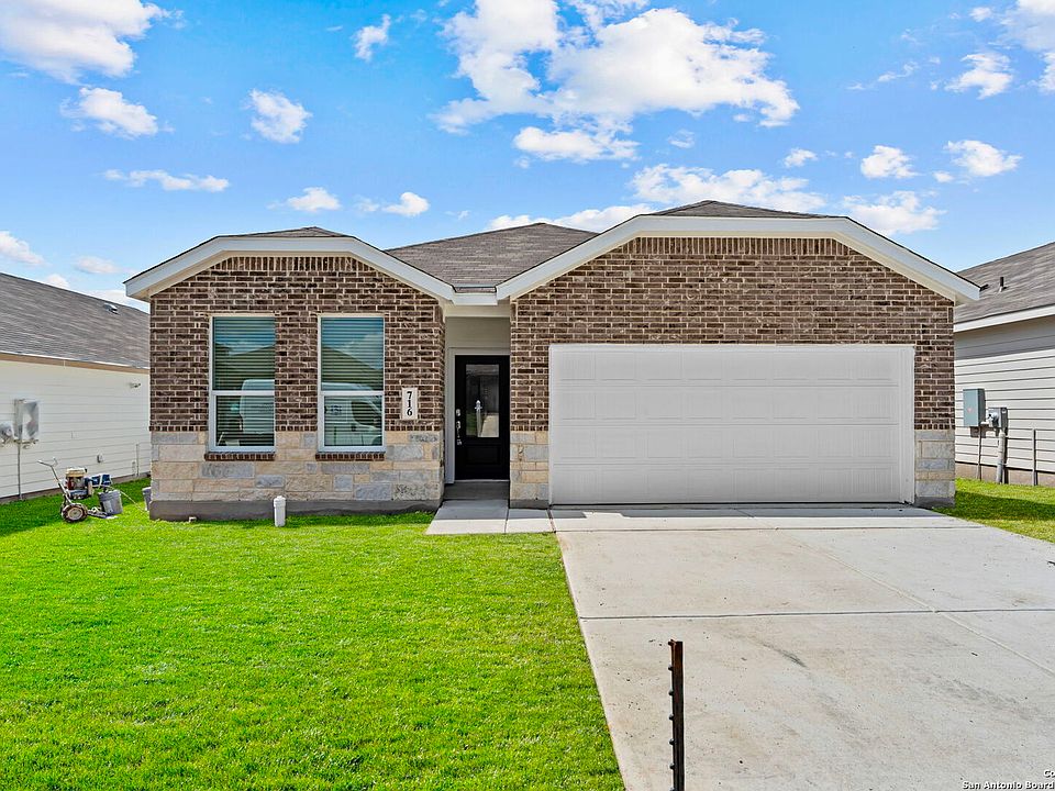 1st image of 716 Horsetail Ln