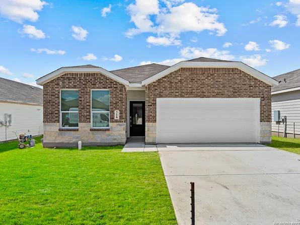 716 Horsetail Ln, New Braunfels, TX 78130