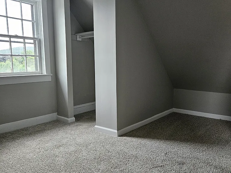 214 Somerset St — Photo 15