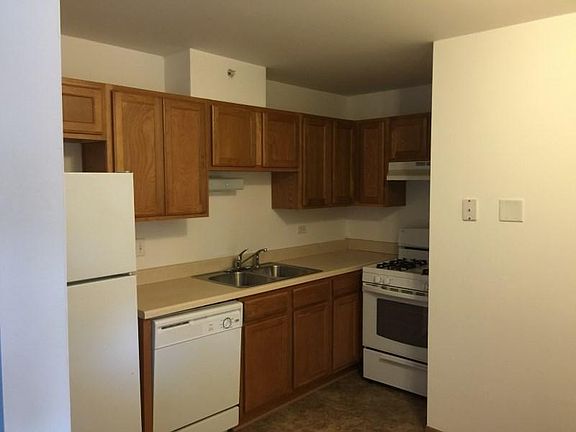 5th image of 2536 Waterbury Dr APT 1302