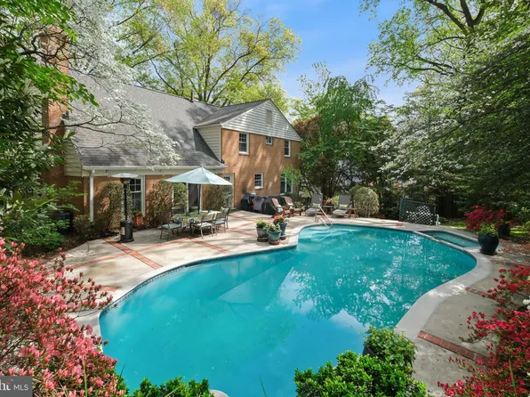 7006 Old Cabin Ln, Rockville, MD 20852