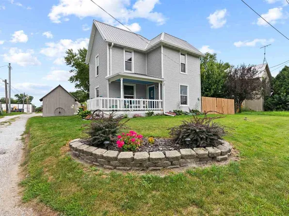 104 W Fountain St, Brighton, IA 52540