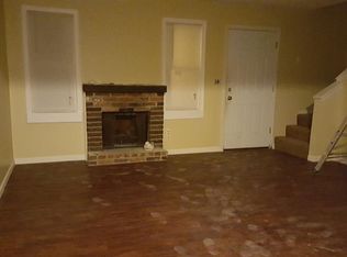 10904 NW Crooked Rd APT B, Kansas City, MO 64152