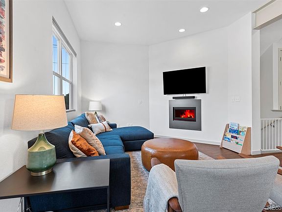 5th image of 4020 Fenton Court