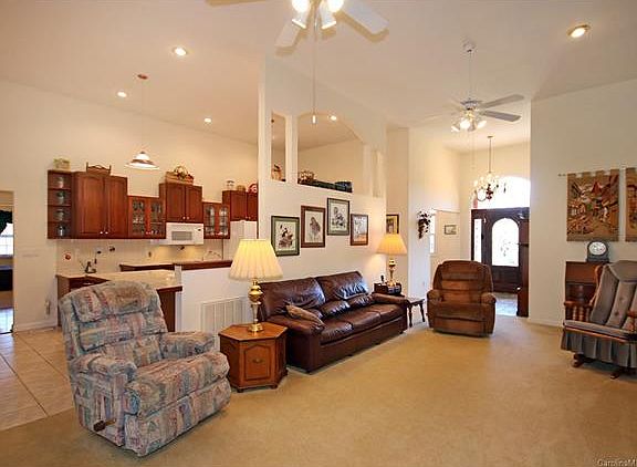 4th image of 191 Blueberry Hill Dr