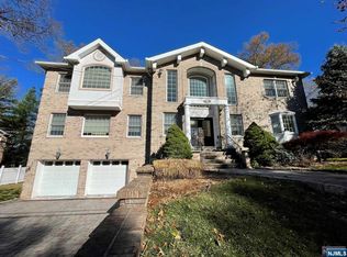 8 Glenwood Ave, Demarest, NJ 07627