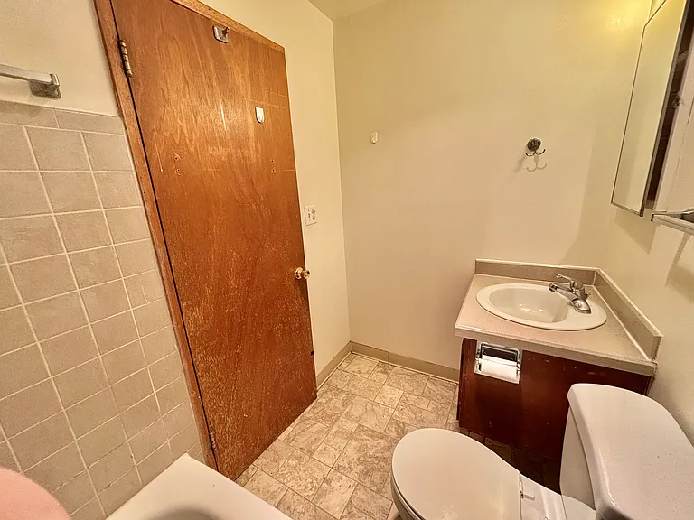 Tyee Apartments — Photo 19