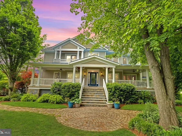 8701 Standish Rd, Alexandria, VA 22308