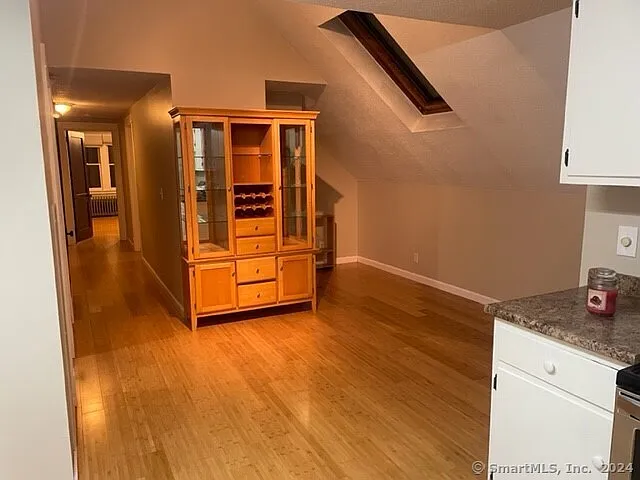 40 Quaker Ln S — Photo 13