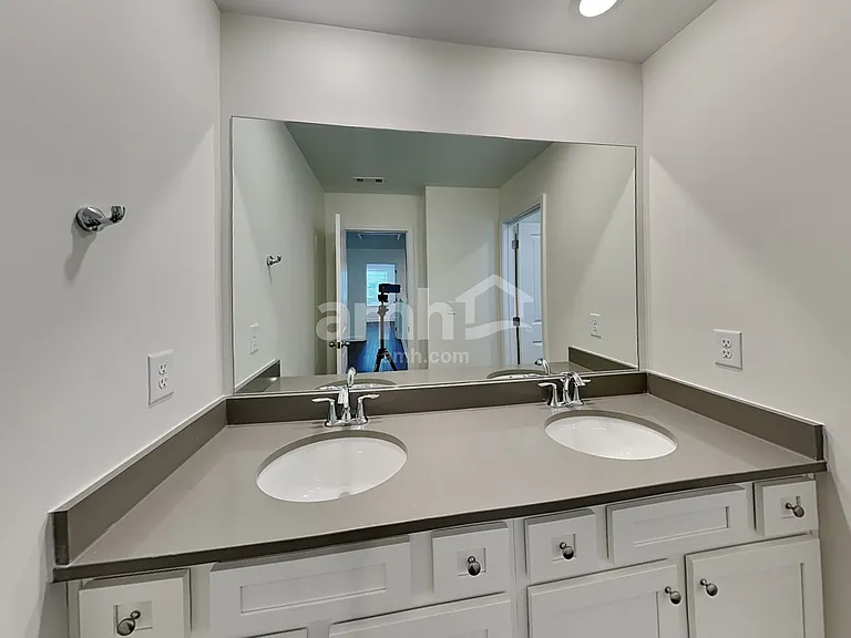 5252 Blue Mountain Dr — Photo 28