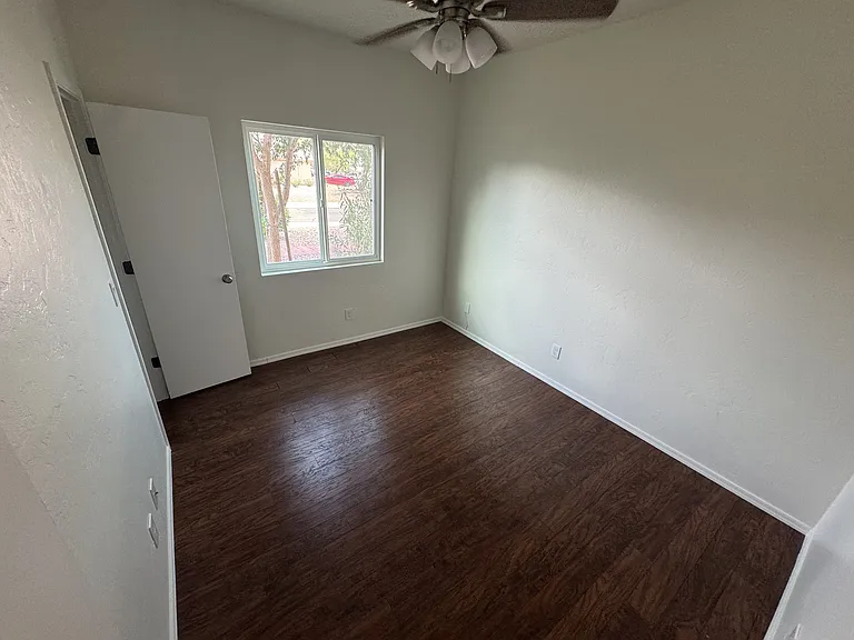 2941 W Calle Lucinda — Photo 9