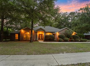 5848 Saratoga Dr, Crestview, FL 32536