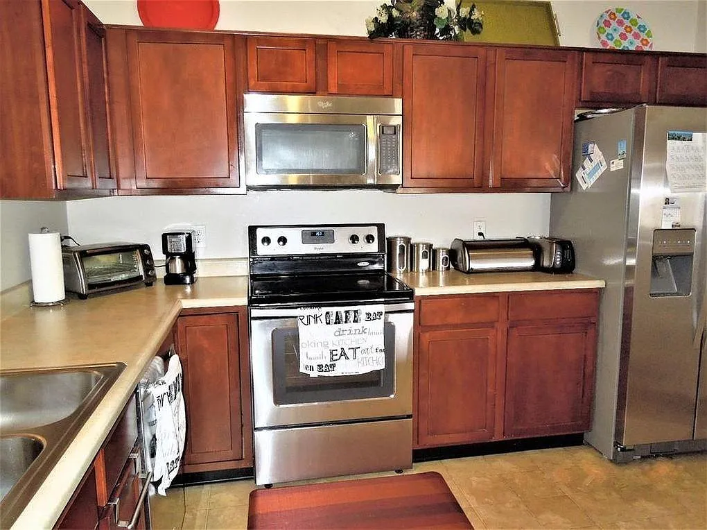 2 bed, 1100 sqft, $1,700 — Photo 2