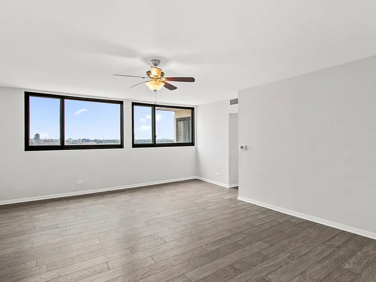 6150 N Kenmore Ave #15 — Photo 8