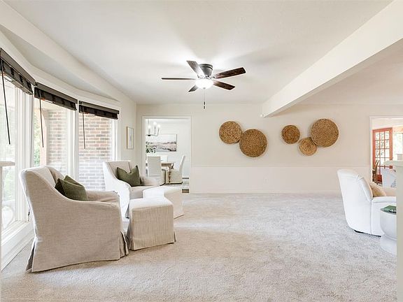 5th image of 1709 Thunderbird Blvd