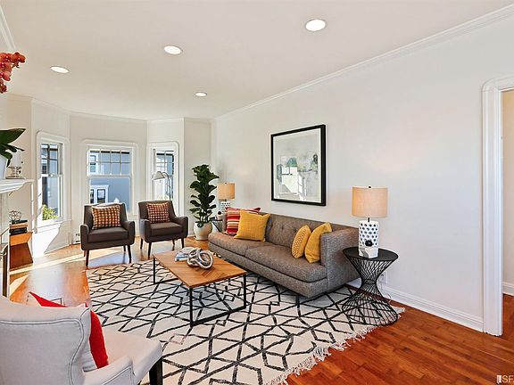 5th image of 160 Carmel St APT 201