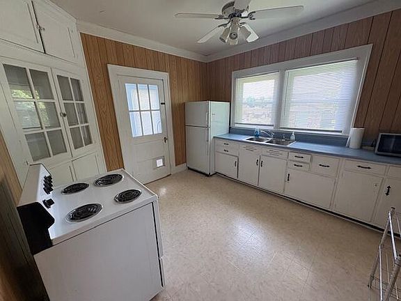 4th image of 463 Cardwell Ln
