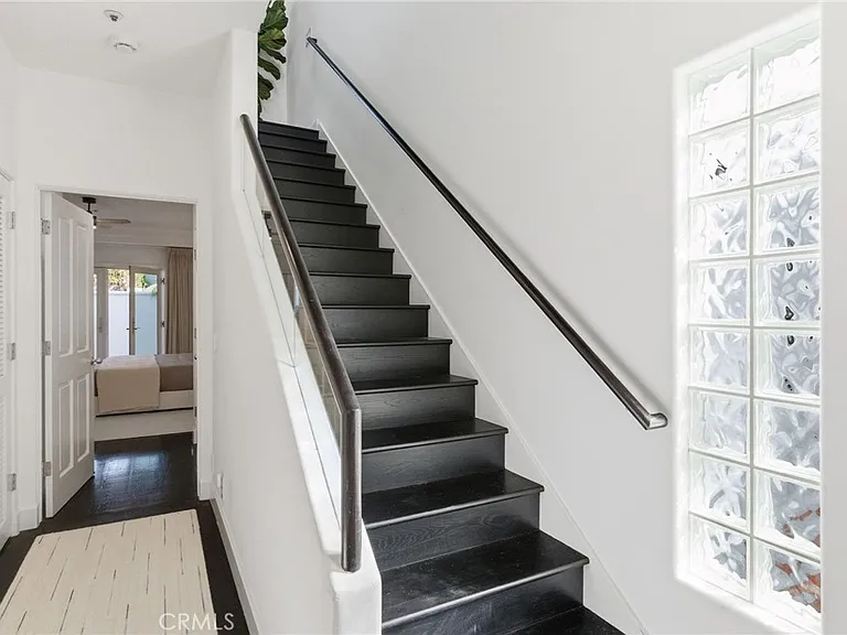 720 Manhattan Beach Blvd — Photo 26
