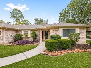 806 S Hyannis Port St, Crosby, TX 77532