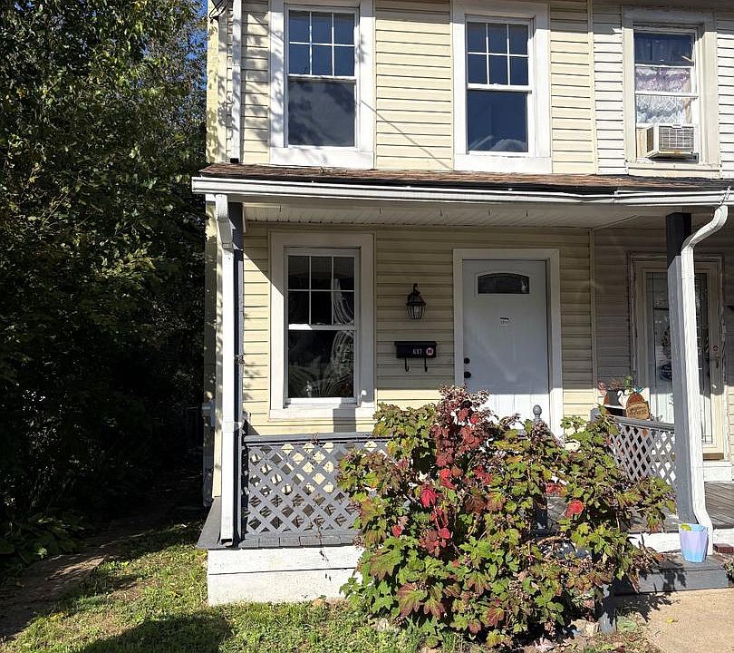 1st image of 637 W 2nd St