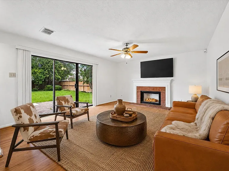 15251 Kelbrook Dr — Photo 4