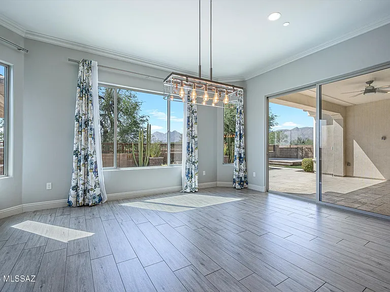 2447 N Wychwood Ct — Photo 18