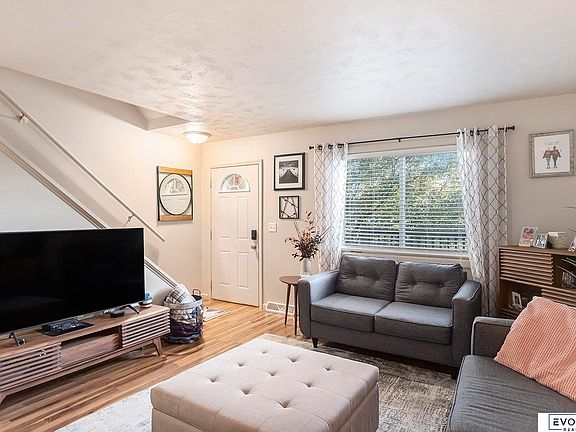 3rd image of 1913 Winnie Dr APT 2