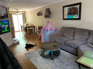 21 River Pl APT 6, Stamford, CT 06907