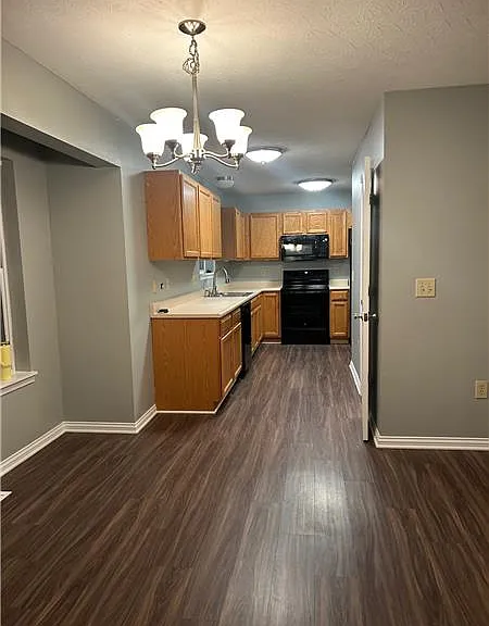 580 Rosebud Cir — Photo 7