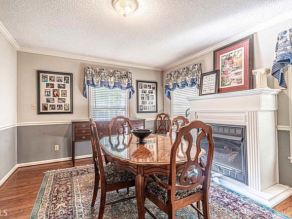 5th image of 106 Windsor Dr