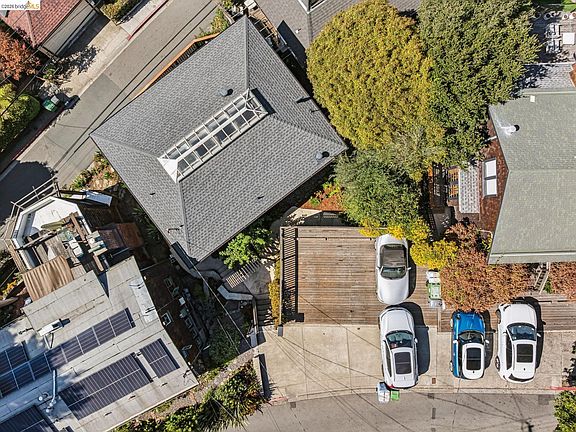 3rd image of 65 Panoramic Way