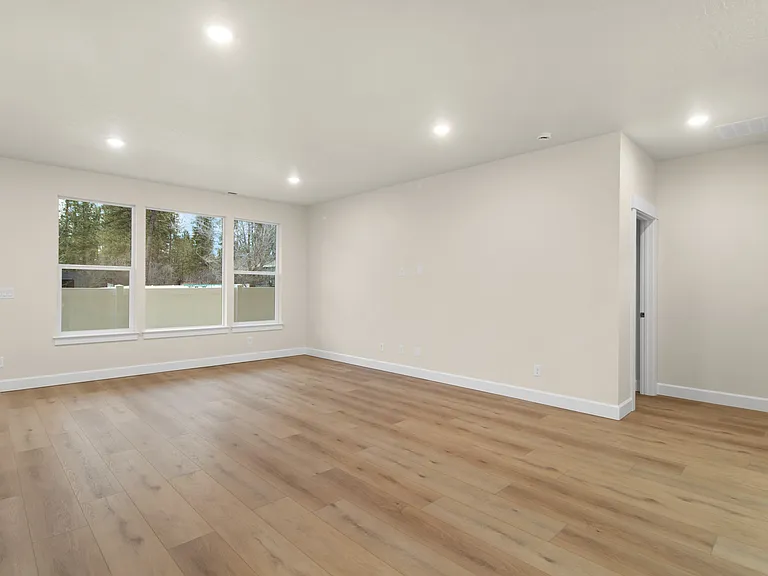 2411 E Kinglet Ln — Photo 11