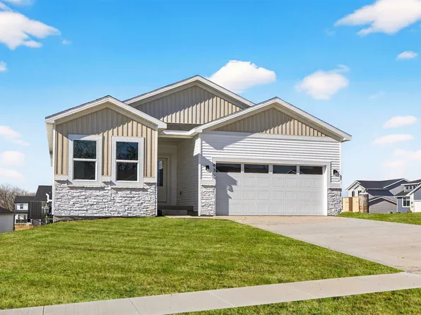 432 Napoli Ave, West Des Moines, IA 50266