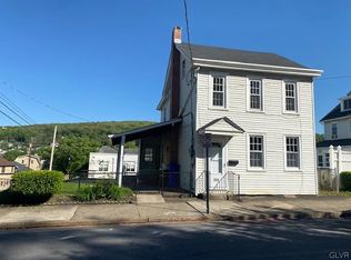 904 Seneca St, Fountain Hill, PA 18015