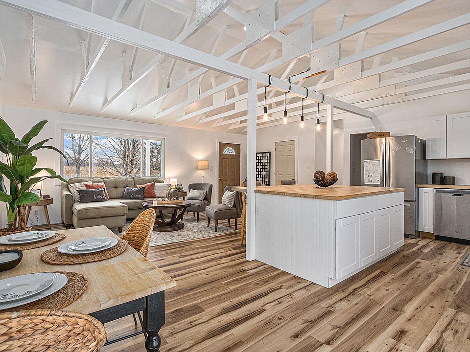 2704 Hillandale Rd, Sodus, MI 49126 Zillow