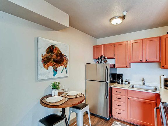 5th image of 1940 Prospector Ave #411
