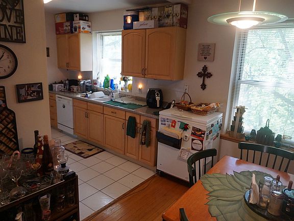 5th image of 4949 N Wolcott Ave APT 2A