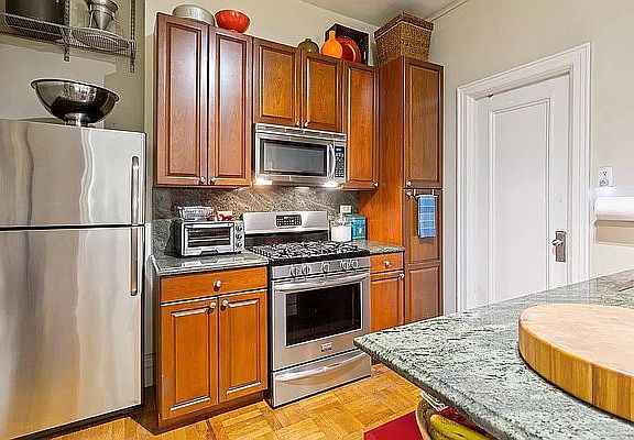 4th image of 418 Central Park W APT 23