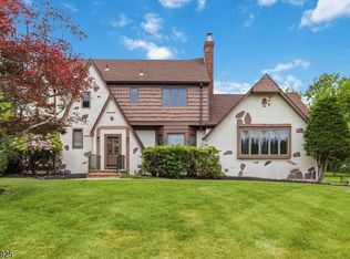 5 Twin Brooks Trl, Chester Twp., NJ 07930