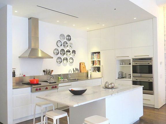 3rd image of 182 Grand St APT 2E