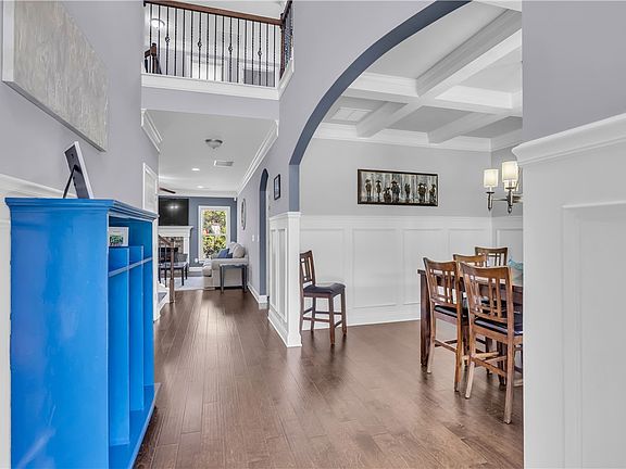 5th image of 249 Woodward Way